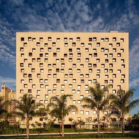 B Hotel Brasília Eksteriør bilde The 1960s-built 12-storey, 200-bed, 100-room nursing home at the Royal Perth Hospital, Perth, Western Australia.